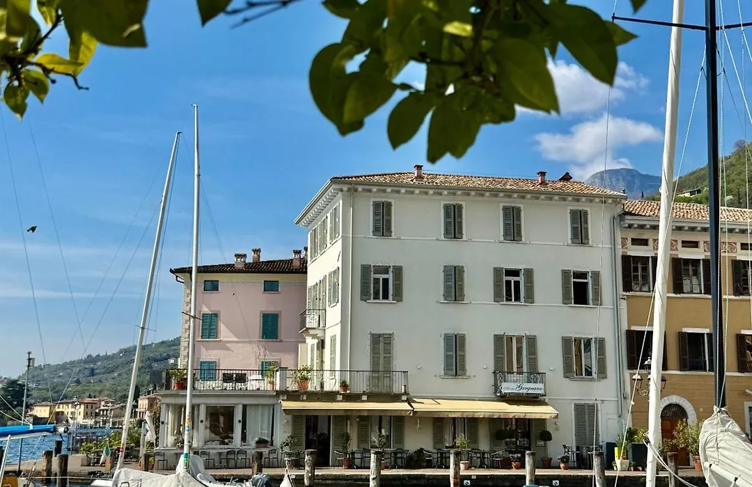 Albergo Gargnano-1